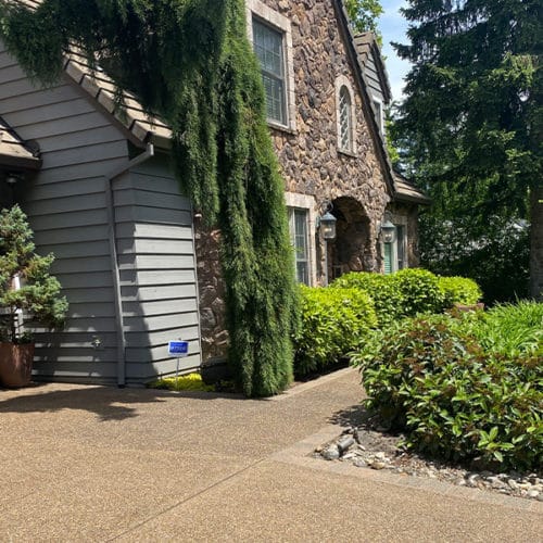 Aggregate concrete walkway